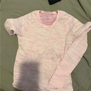 Lululemon swiftly tech long sleeve size 4